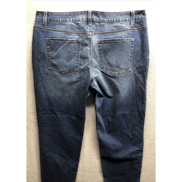 Time And Tru Mid Rise Straight Relaxed Fit Size 18 Petite Jeans NWT - Picture 15 of 16